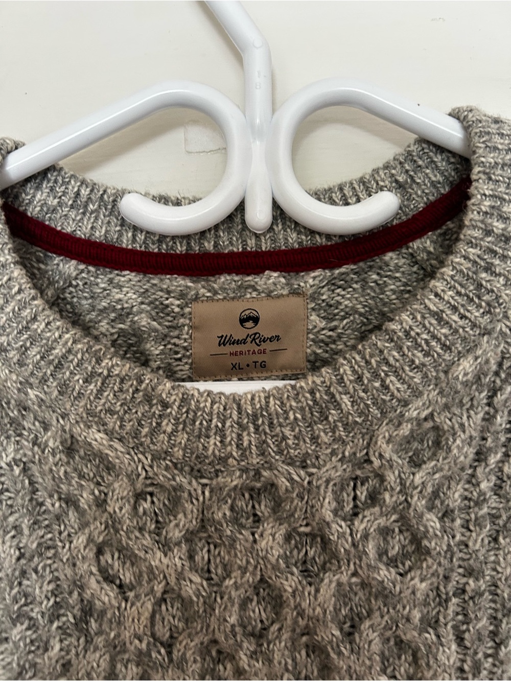 WindRiver Heritage Women's Gray Cable-Knit Crewneck Sweater